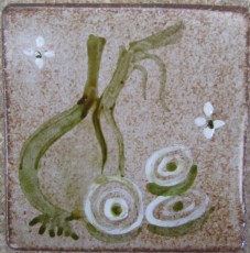 MOSA 1314 Wandfliese handbemalte antike Küchenfliese Landhaus Art mit Zwiebel Motiv 10x10 cm