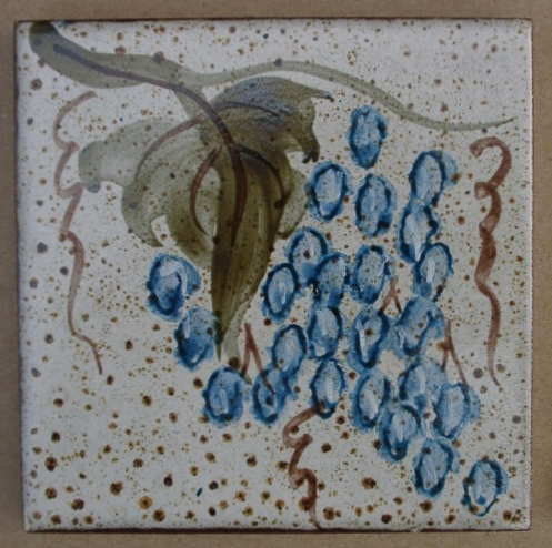 MOSA 1352 Wandfliese handbemalte antike Küchenfliese Landhaus Art mit Weintraube Motiv 10x10 cm