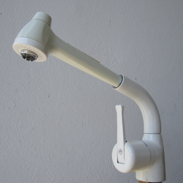 KURI Küchenarmatur Spültischarmatur Niederdruck mit Brause Weiss