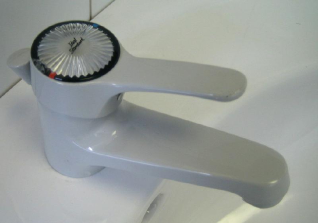 IDEAL STANDARD Ceramix Junior Waschbeckenarmatur Hell-Grau