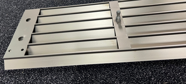 Gaggenau Lüftungsgitter Leiste Abdecksockel Möbelgitter Küche Abluft Side by side Kühlschrank KIUGG81 Ersatzteil