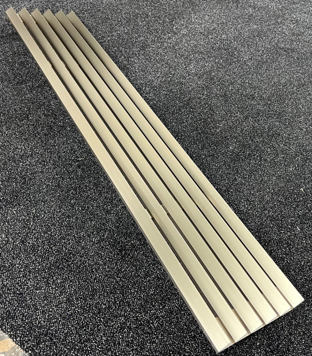 Gaggenau Lüftungsgitter Leiste Abdecksockel Möbelgitter Küche Abluft Side by side Kühlschrank KIUGG81 Ersatzteil