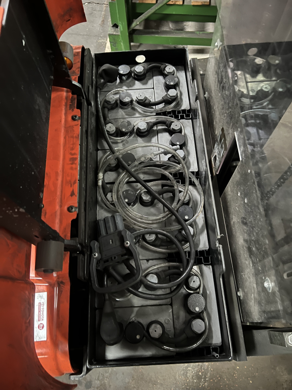 BT Toyota SPE160 Hochhubwagen / Deichselstapler Elektro-Hochhubwagen Ameise – 1.600 kg 24V