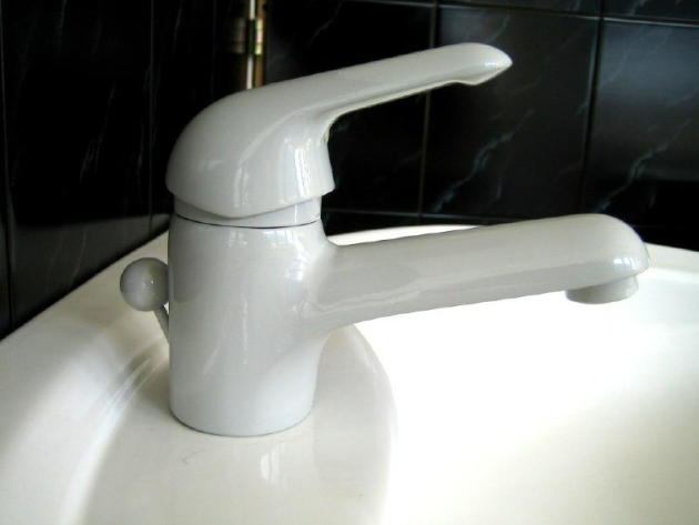 Ideal Standard Ceralux Waschbeckenarmatur Hell-Grau