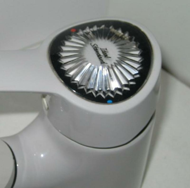 IDEAL STANDARD Ceramix Waschbeckenarmatur mit Brause HELL-GRAU